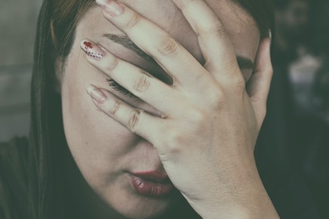 When should I call an emergency dentist?